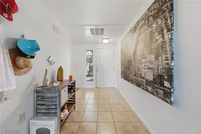 10553 Pine Glen Avenue 104 Entry