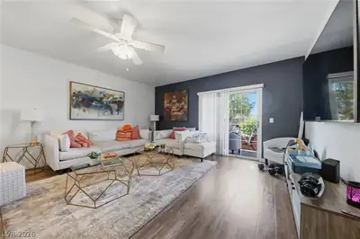 10553 Pine Glen Avenue 104 Living Room
