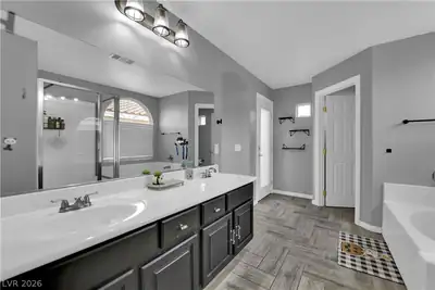 9466 Marshall Creek Street, Las Vegas, NV 89178 Primary Bathroom