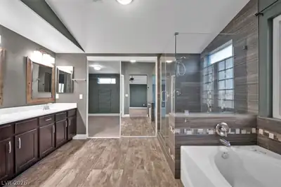 10453 Niagara Falls Lane, Las Vegas, NV 89144 Primary Bathroom