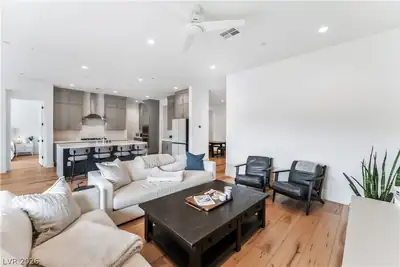 10239 Meandering Dell Avenue, Las Vegas