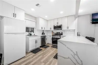 113 Elm Street, Henderson, NV 89015 Kitchen