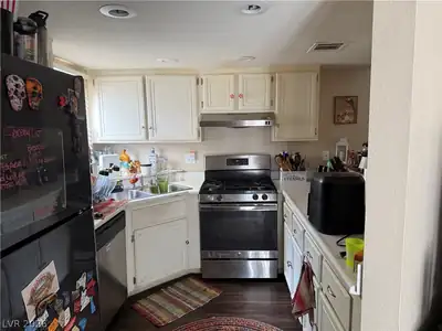 850 North Sloan Lane 104 Kitchen