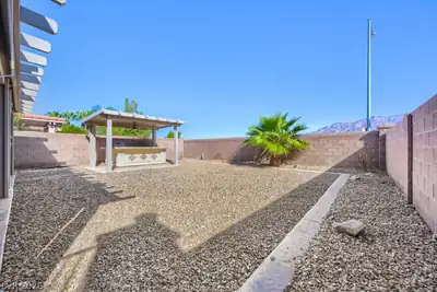4336 Desert Haven Avenue, North Las Vegas, NV 89085 Yard