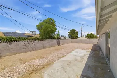 5912 Velma Avenue, Las Vegas, NV 89108 Yard