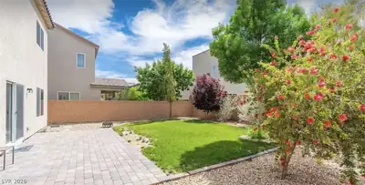 5661 Belgrano Vista Drive Yard