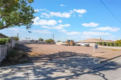839 Fairview Drive, Henderson, NV 89015 Yard
