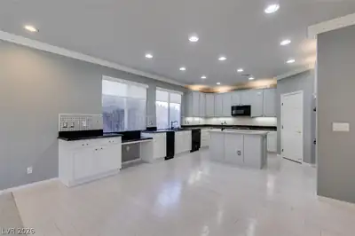 11025 Arbor Pine Avenue, Las Vegas, NV 89144 Kitchen