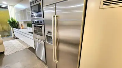 3722 Las Vegas Boulevard 809 Kitchen