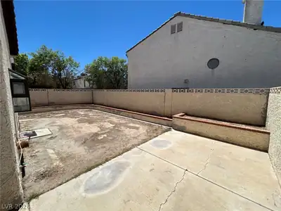 6653 Joe Michael Way Yard