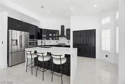 825 Royal Moon Avenue Kitchen