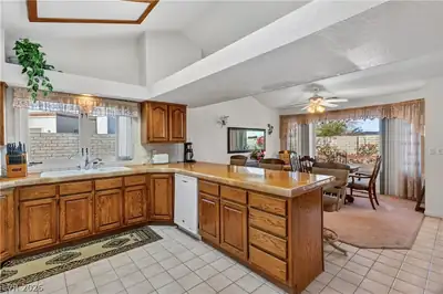 2055 Cholla Way, Laughlin, NV 89029 Kitchen