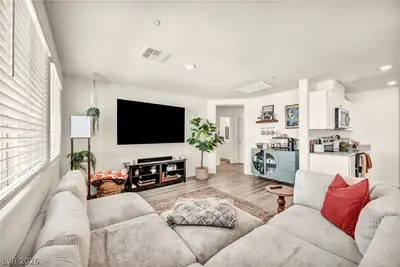 7850 Jupiter Sky Street 1 Living Room