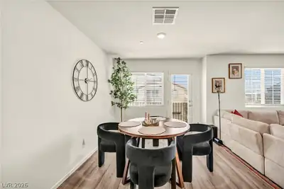 7850 Jupiter Sky Street 1 Dining Area