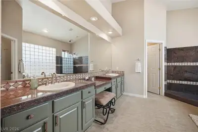 628 Via Linda Court, Las Vegas, NV 89144 Primary Bathroom