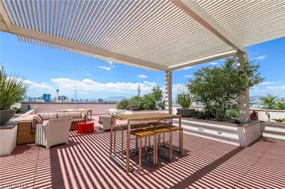 150 LAS VEGAS Boulevard 1211 Kitchen
