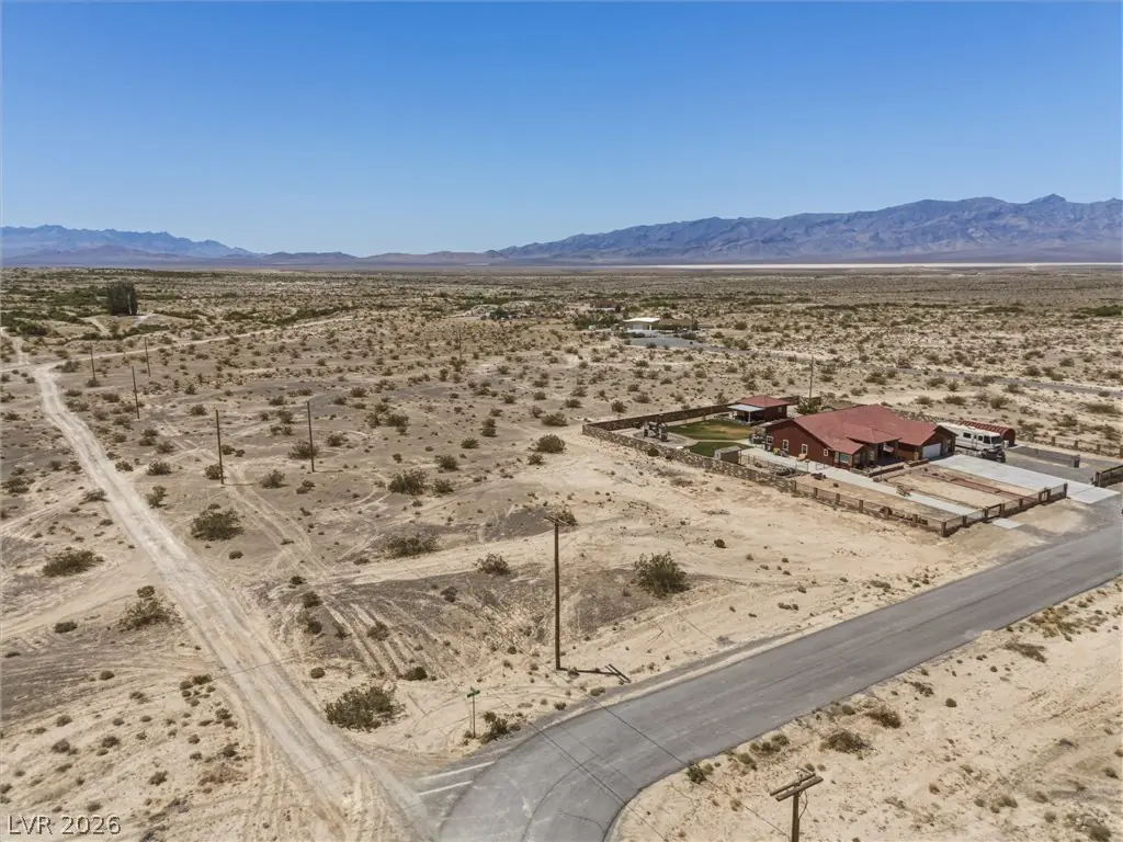 5991 East Carter Lane