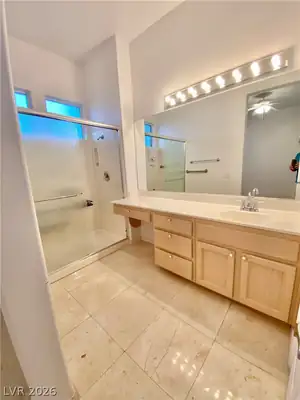 10731 Mission Lakes Avenue, Las Vegas, NV 89134 Primary Bathroom