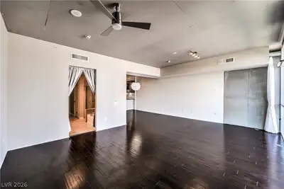 353 Bonneville Avenue 511 Bedroom