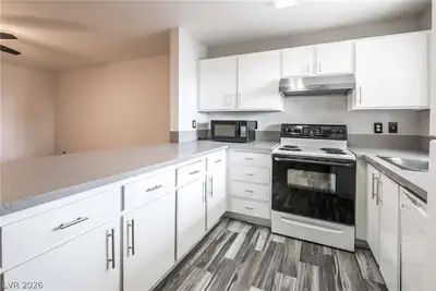 5326 Swenson Street 61, Las Vegas, NV 89119 Kitchen
