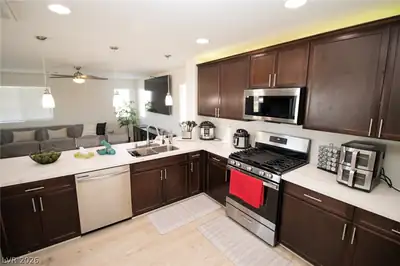 9955 Heritage Desert Street, Las Vegas, NV 89178 Kitchen