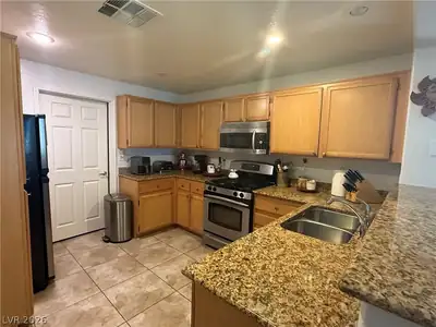 10221 Delray Beach Avenue 102 Kitchen
