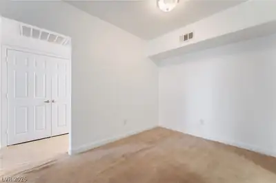8000 West Badura Avenue 1057 Bedroom