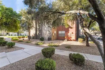8000 West Badura Avenue 1057 Yard