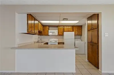 2 Arizona Way Kitchen