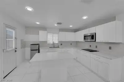 5856 Thurgood Avenue, Las Vegas, NV 89122 Kitchen