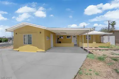 5856 Thurgood Avenue, Las Vegas, NV 89122 Front of Structure