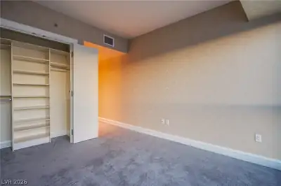 2700 Las Vegas Boulevard 2702 Bedroom