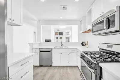 2124 Brighton Shore Street, Las Vegas, NV 89128 
