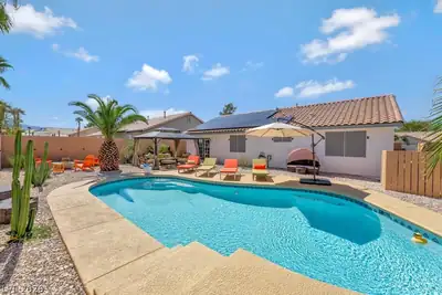 316 Desert Knolls Street, Henderson, NV 89014 Pool