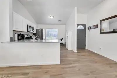 316 Desert Knolls Street, Henderson, NV 89014 Kitchen