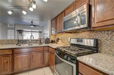 5450 Morris Street 1220 Kitchen