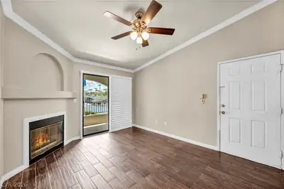 950 Seven Hills Drive 3026 Living Room