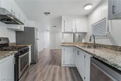 280 Sir Phillip Street Kitchen