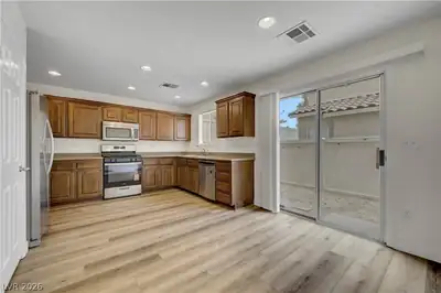 3952 Badgerbrook Street Kitchen