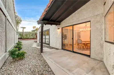 2100 Plaza Del Padre, Las Vegas, NV 89102 Patio