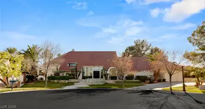 13 Dovetail Circle, Henderson