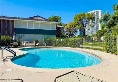 698 Oakmont Avenue 1310 Pool