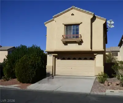 6430 Hamilton Grove Avenue, Las Vegas, NV 89122 Front of Structure