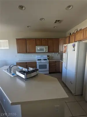 6430 Hamilton Grove Avenue, Las Vegas, NV 89122 Kitchen