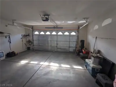 6430 Hamilton Grove Avenue, Las Vegas, NV 89122 Garage
