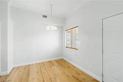 9303 Gilcrease Avenue 2195 Dining Area