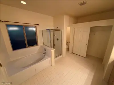 7629 Rory Court, Las Vegas, NV 89129 Primary Bathroom