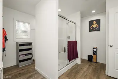 3666 Lost Hills Drive, Las Vegas, NV 89122 Primary Bathroom