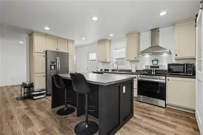 3666 Lost Hills Drive, Las Vegas, NV 89122 Kitchen