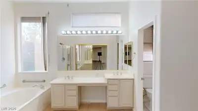 948 Sugar Springs Drive, Las Vegas, NV 89110 Primary Bathroom